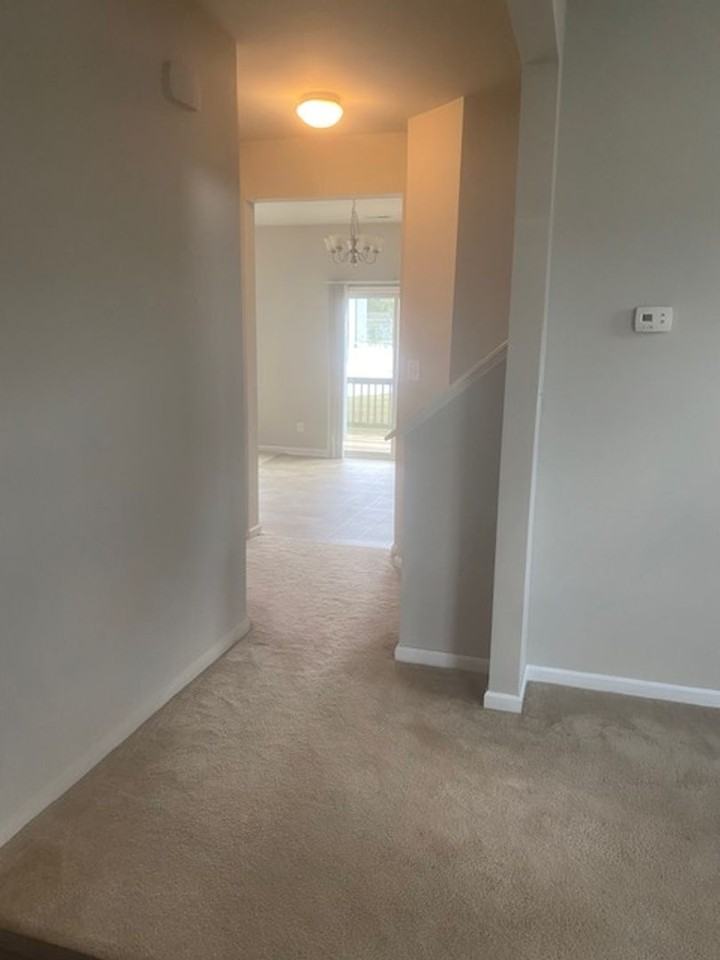 203 Linfoot Ct - Photo 5 of 38