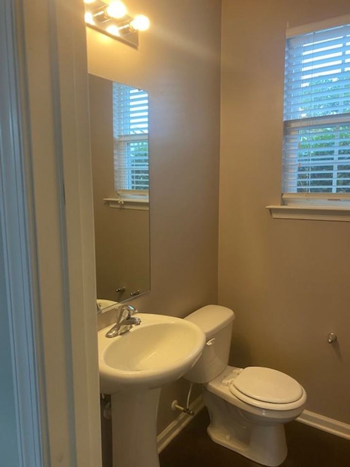 203 Linfoot Ct - Photo 7 of 38