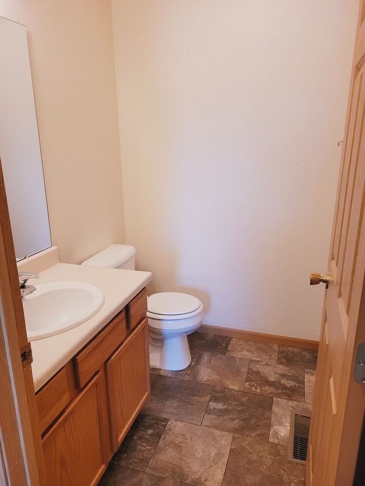 2401 Wheeler Dr #D - Photo 5 of 11
