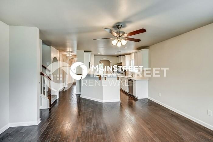 6672 Woodford Ln - Photo 5 of 17