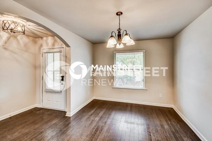 6672 Woodford Ln - Photo 6 of 17