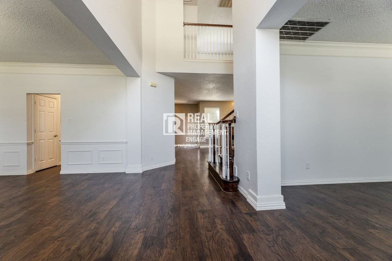 8817 Pocono Dr - Photo 4 of 50