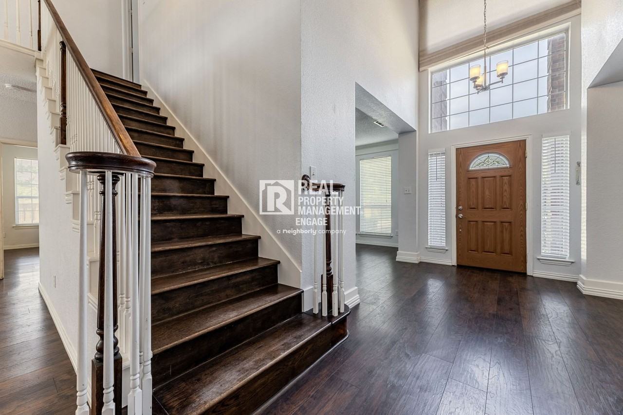 8817 Pocono Dr - Photo 5 of 50
