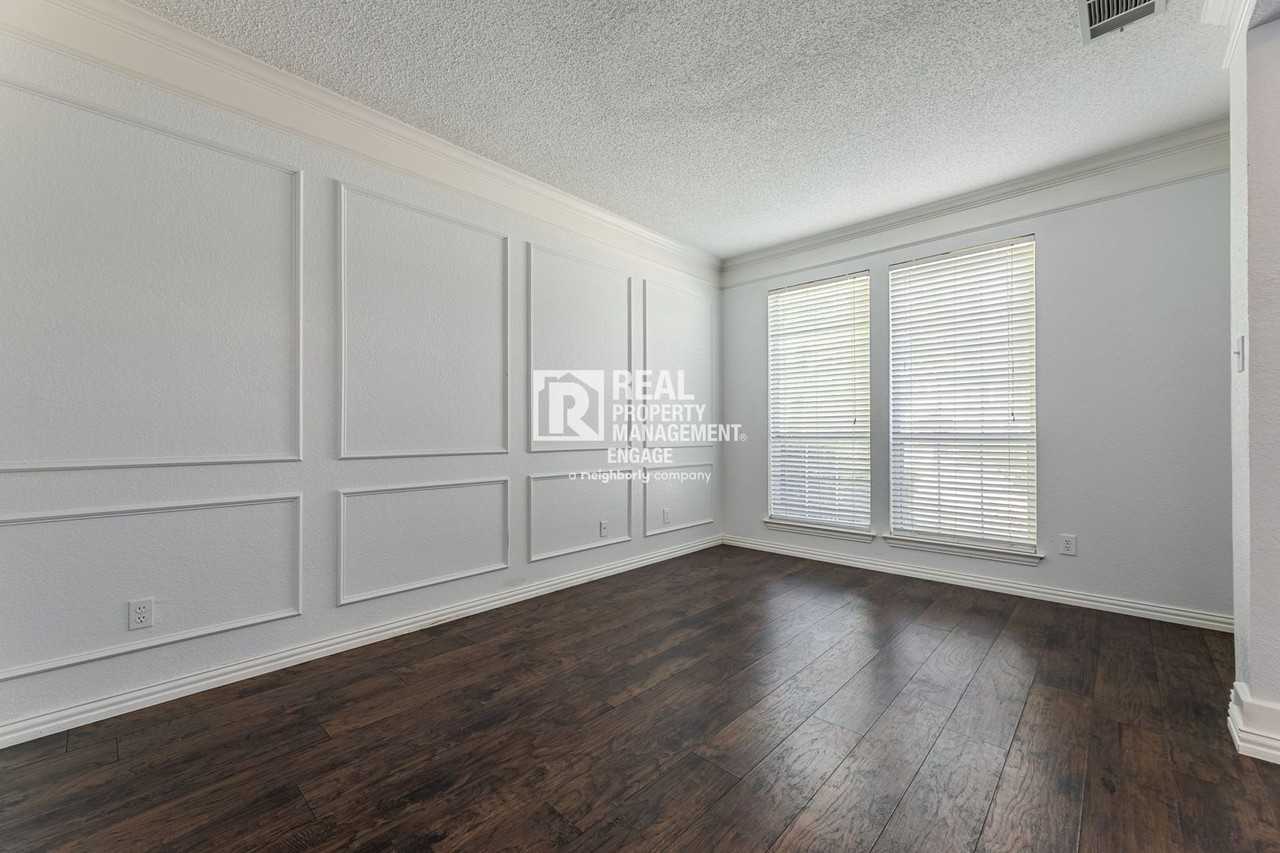 8817 Pocono Dr - Photo 6 of 50