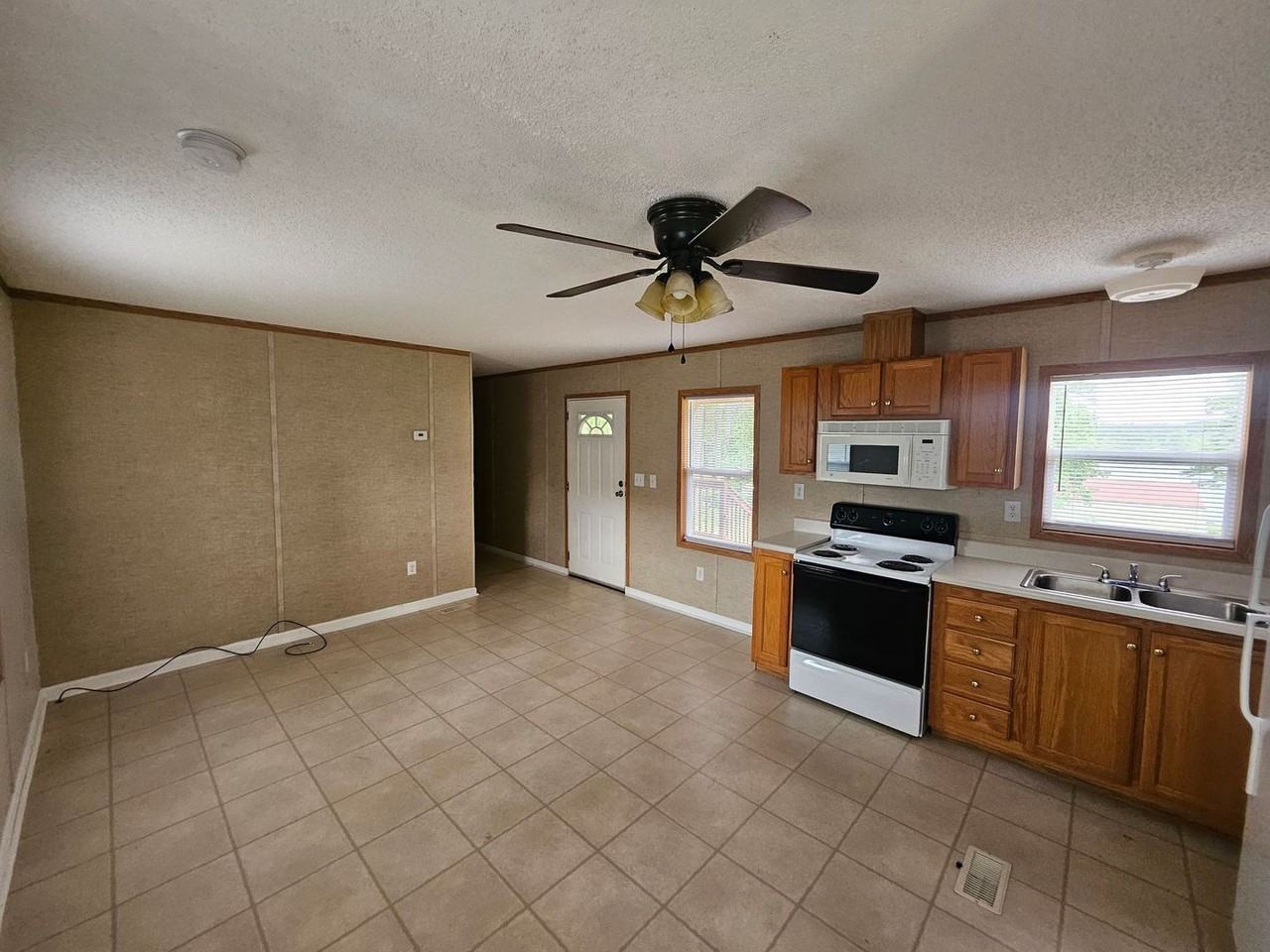 127 Lonesome Hill Rd - Photo 4 of 18