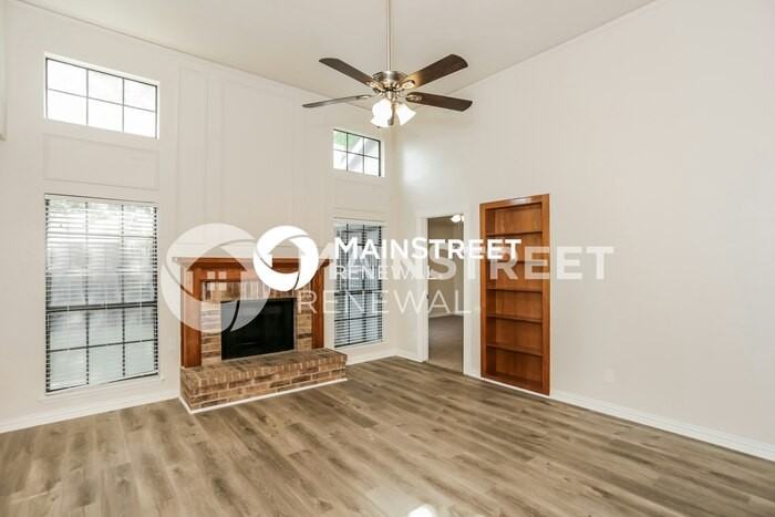 5311 Pocassett Dr - Photo 4 of 15