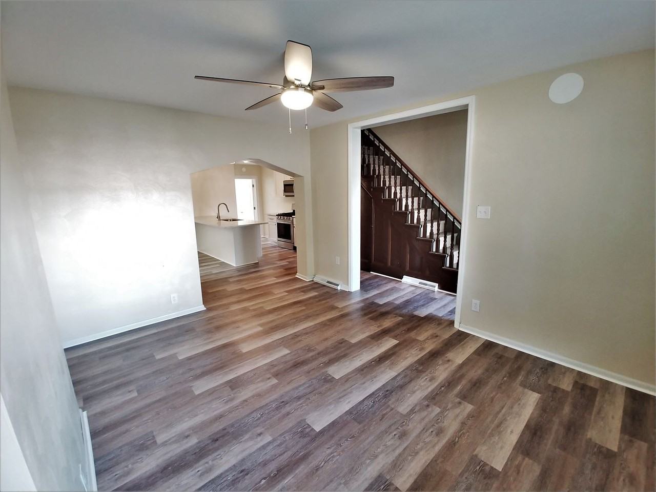 324 Millbridge St - Photo 3 of 17