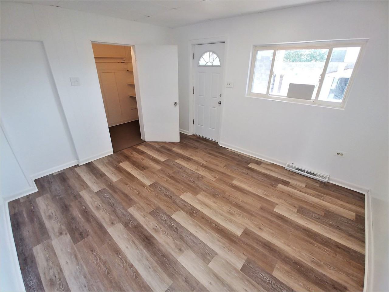324 Millbridge St - Photo 4 of 17