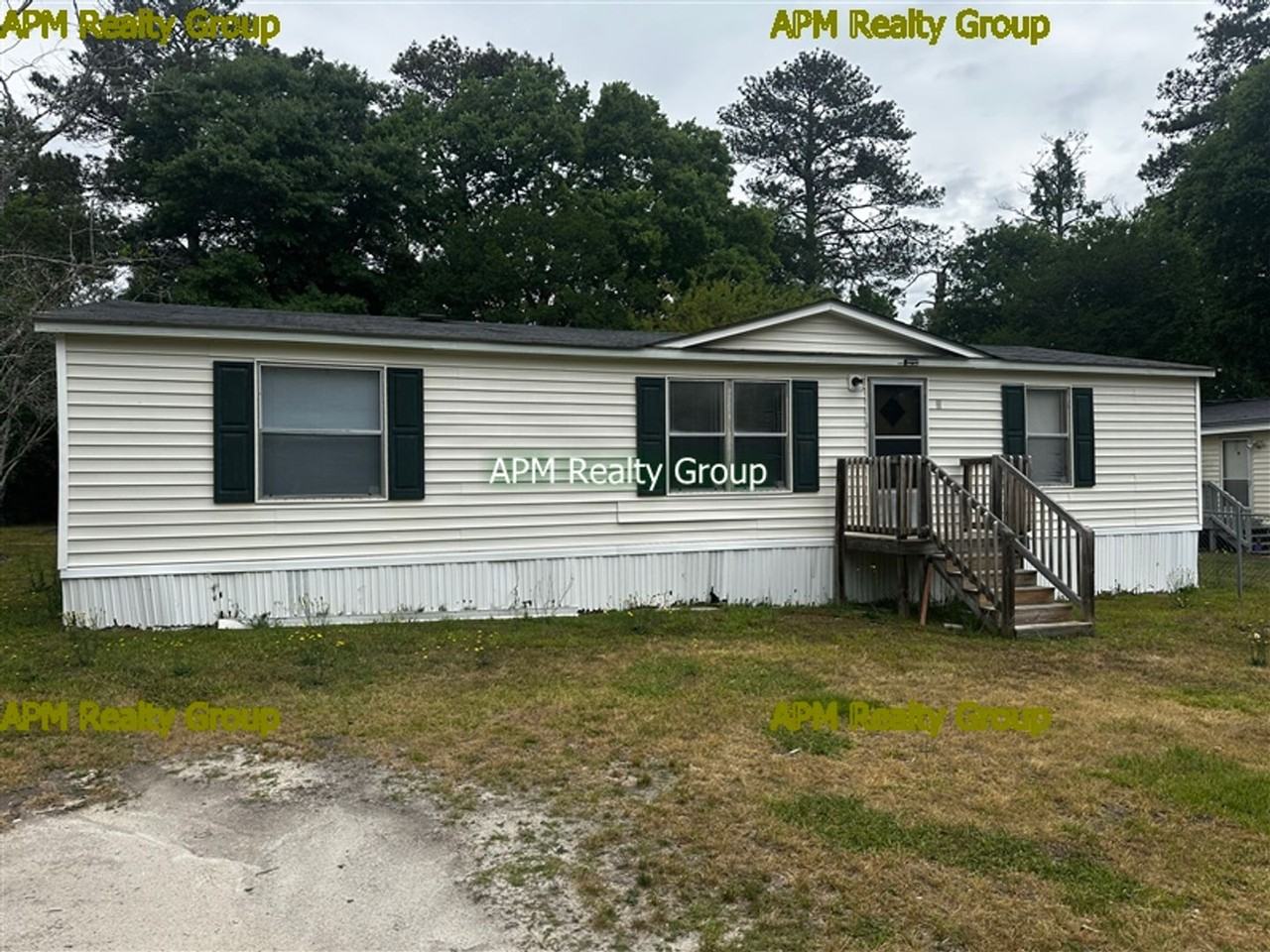 1B Larkin Ct - Photo 2 of 12