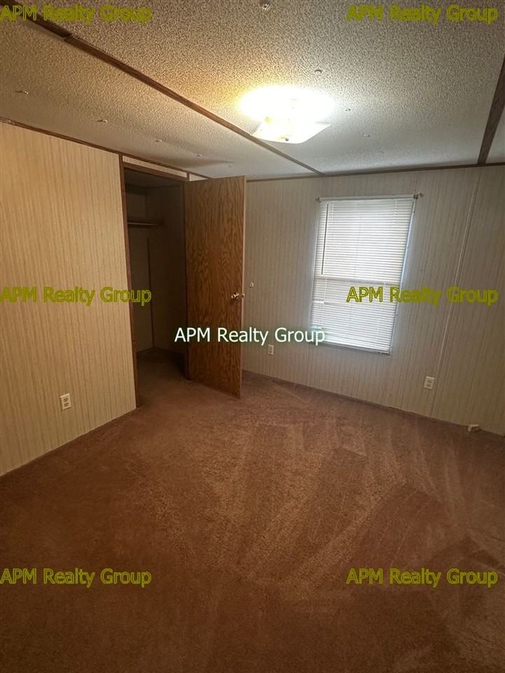 1B Larkin Ct - Photo 5 of 12