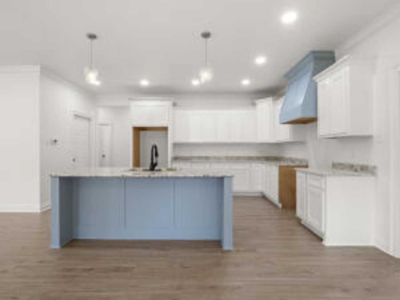 1281 Miller St - Photo 4 of 15
