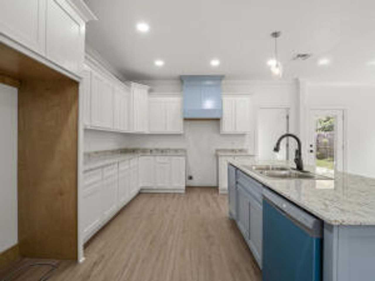 1281 Miller St - Photo 6 of 15