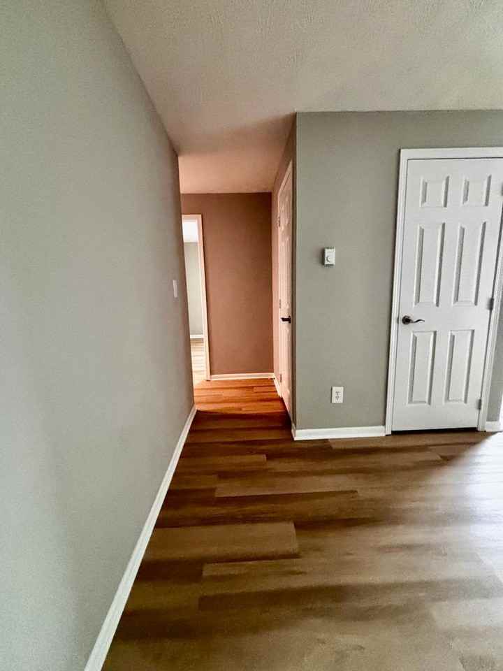521 S Main St - Photo 5 of 10