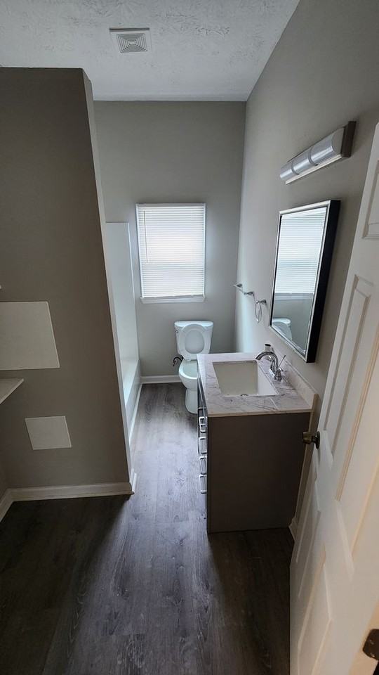 723 W Victory Dr - Photo 3 of 29