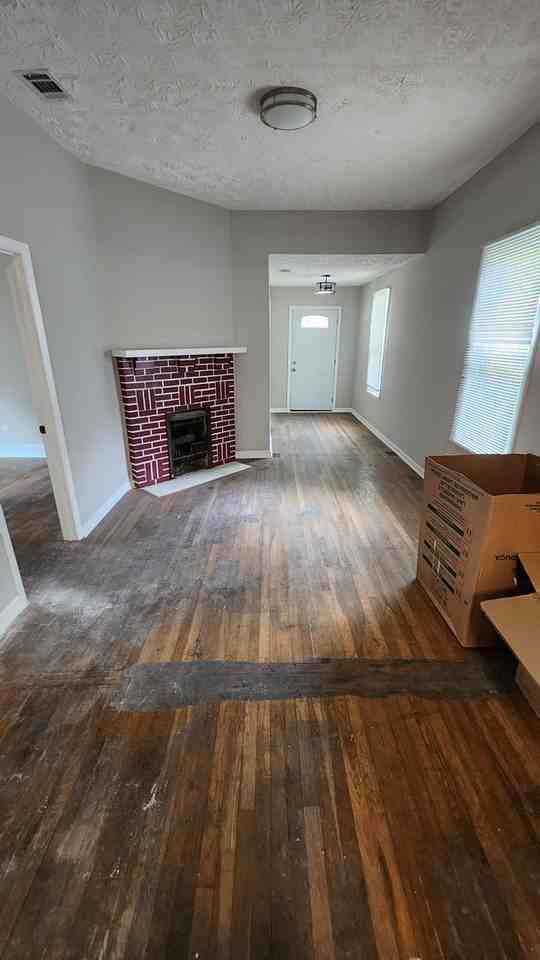 723 W Victory Dr - Photo 6 of 29