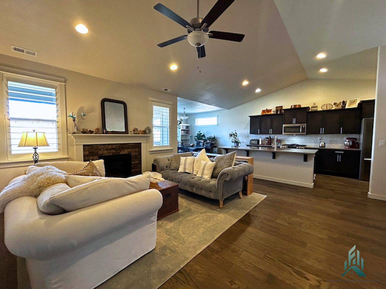 2763 Essex Ave Nw - Photo 3 of 15