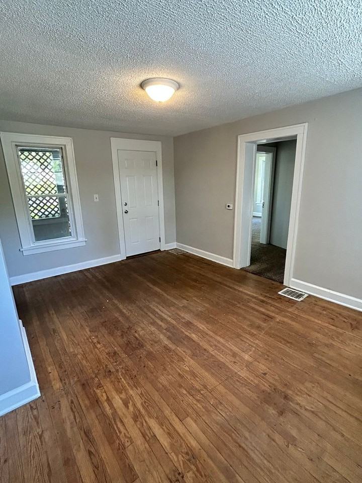 457 Woodland Ave - Photo 2 of 15