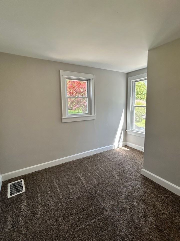 457 Woodland Ave - Photo 7 of 15