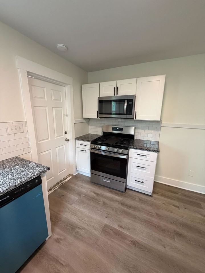 1272 Kent St - Photo 7 of 13