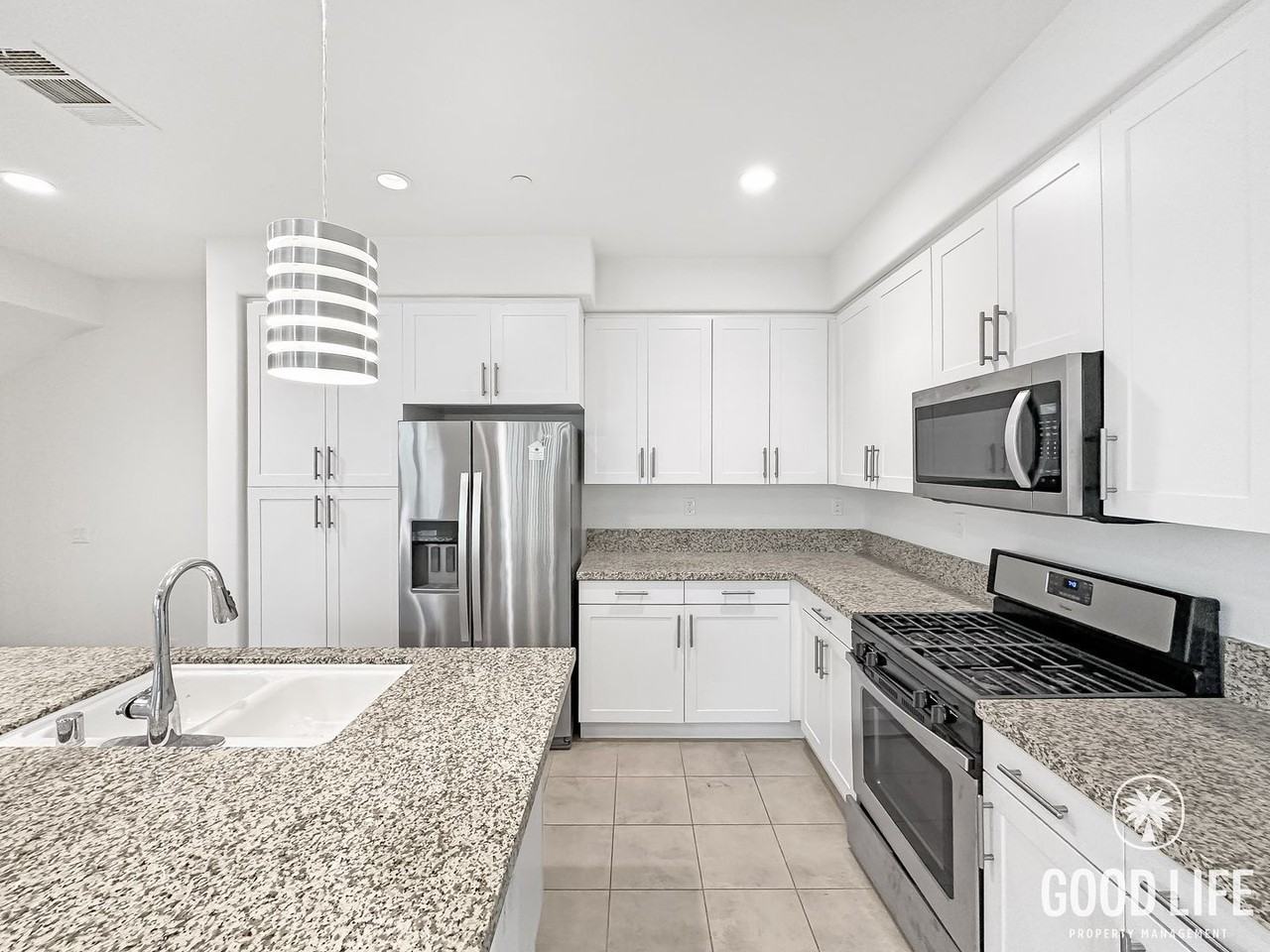 950 E Drapery Ln - Photo 6 of 32