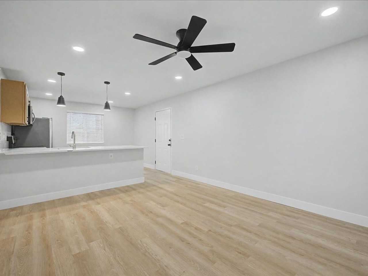 1604 N Forgeus Ave - Photo 6 of 27