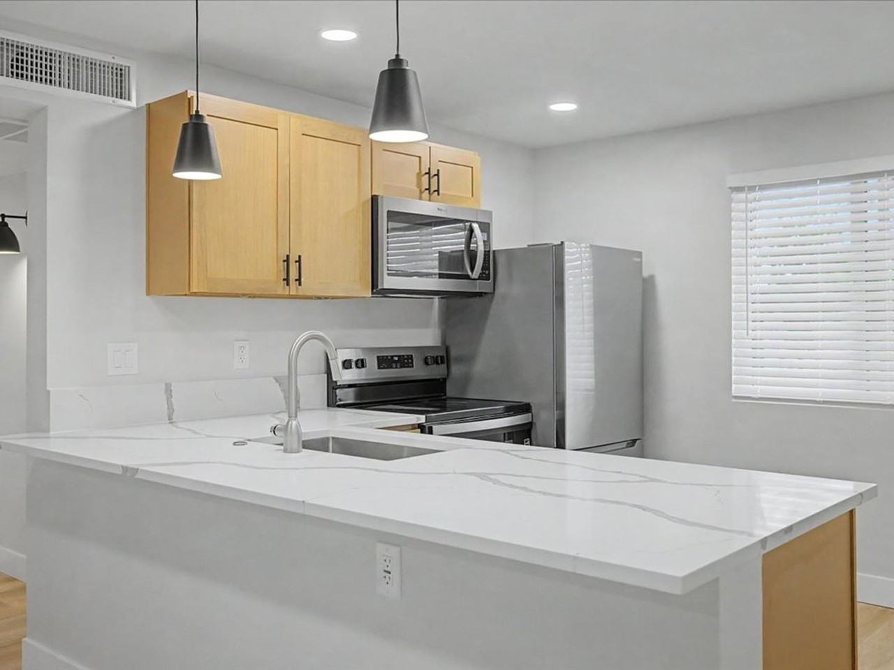 1604 N Forgeus Ave - Photo 7 of 27