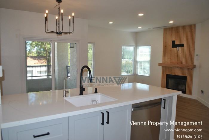 102 Beachcomber Dr E #102