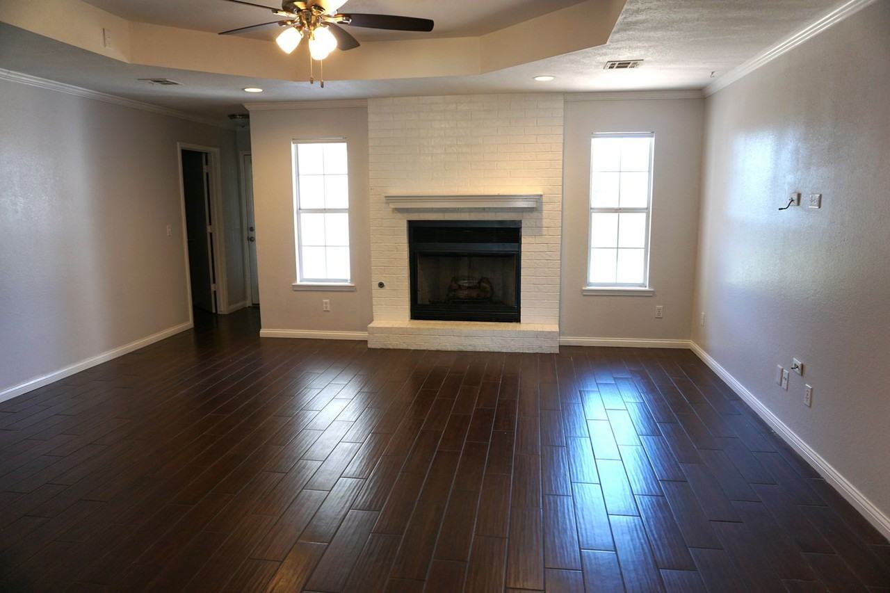 2710 Parkwood Dr - Photo 5 of 20