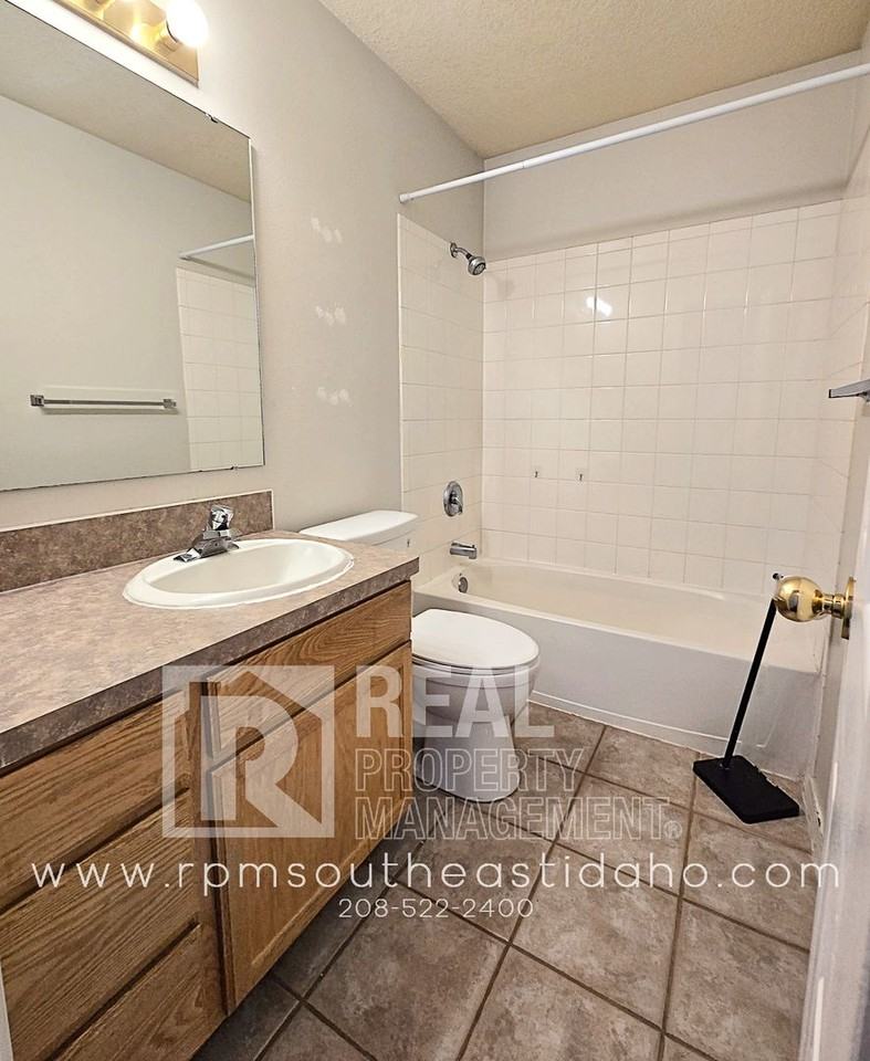 2801 E Chasewood Dr - Photo 5 of 33