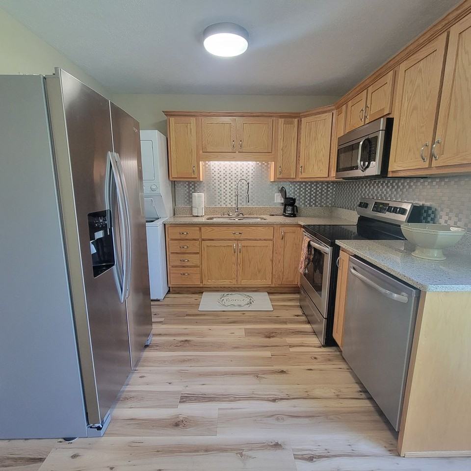 1010 Country Club Rd - Photo 5 of 15