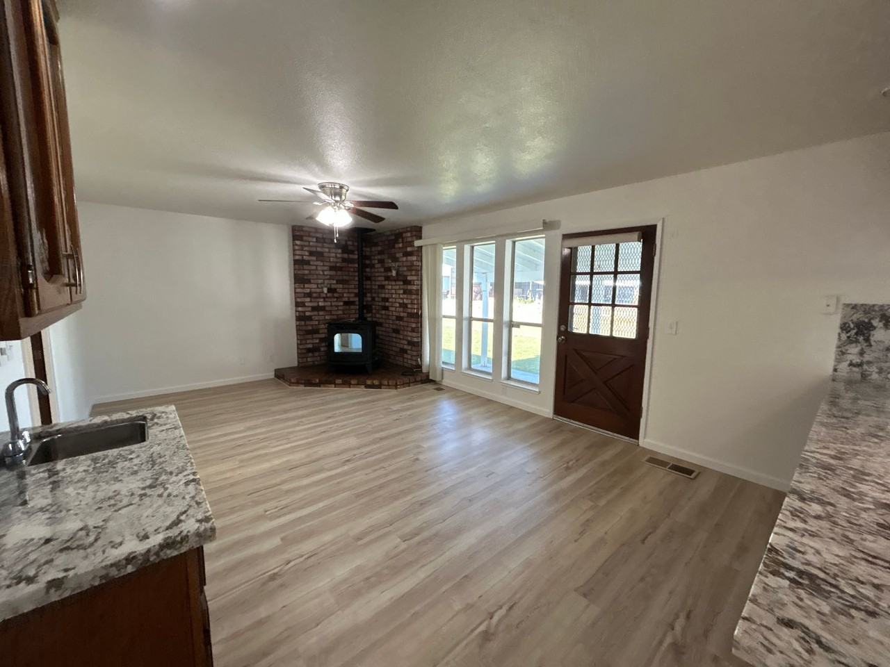 10680 Cleveland Ave - Photo 5 of 41