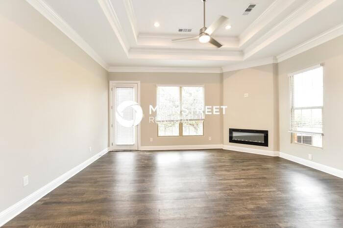 8831 Creek Run Rd #302 - Photo 5 of 16