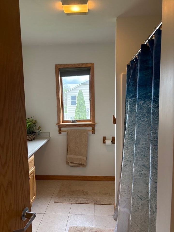 2065 Whisper Ridge Dr - Photo 4 of 34