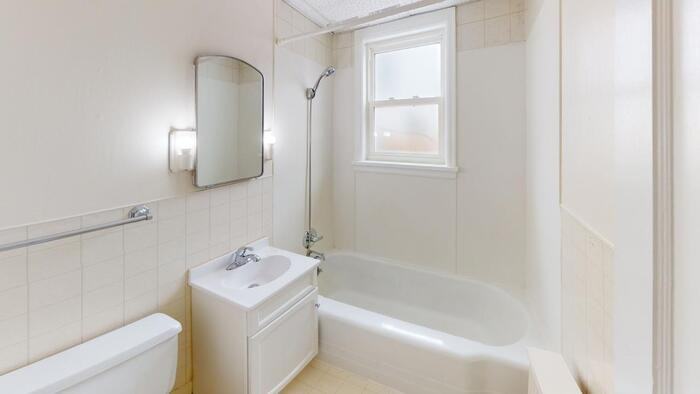 512 N 2nd St #2 - Photo 3 of 6