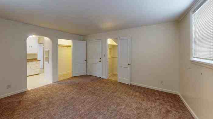 512 N 2nd St #2 - Photo 4 of 6
