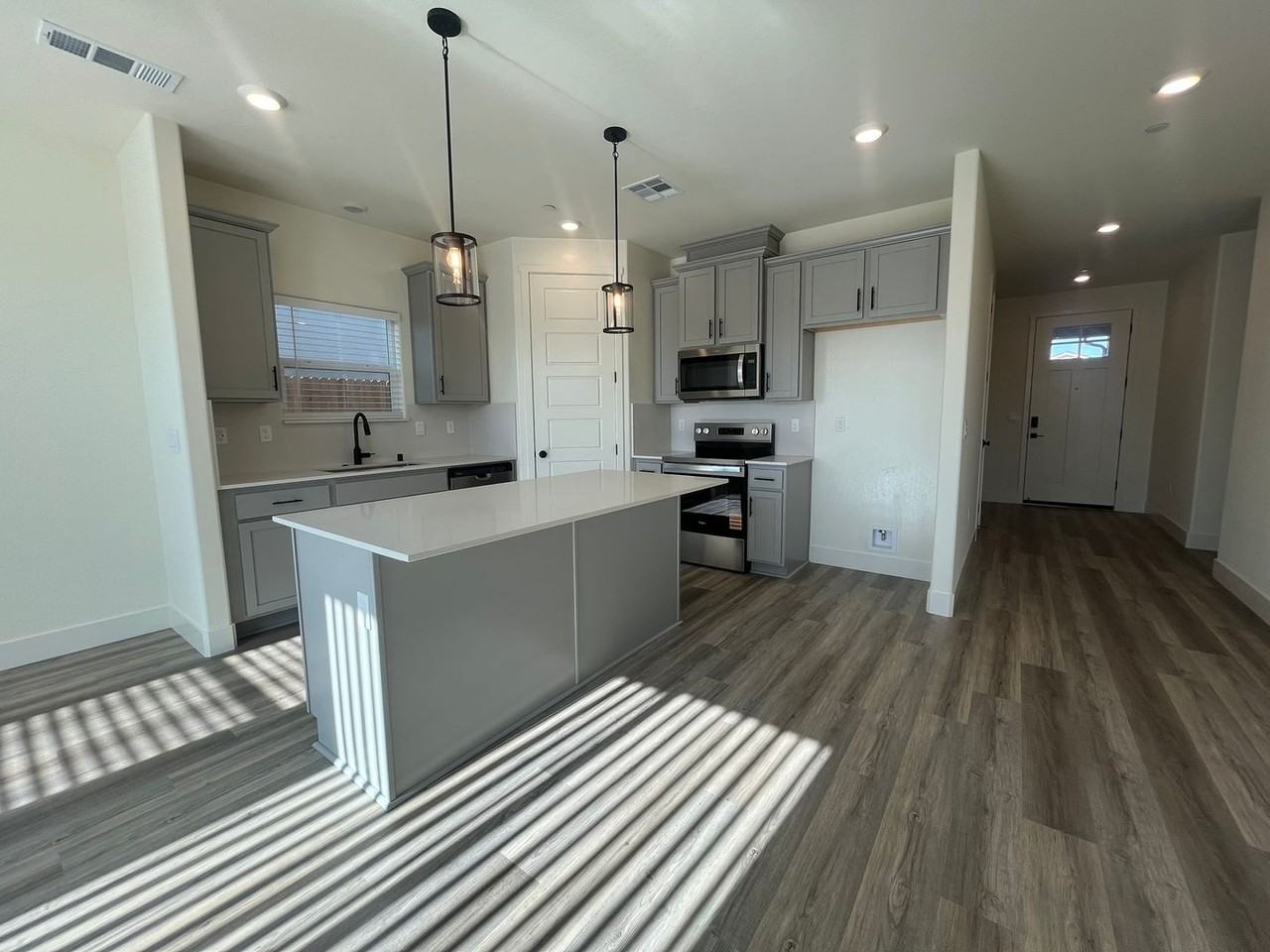 2312 N Kayenta St - Photo 2 of 25