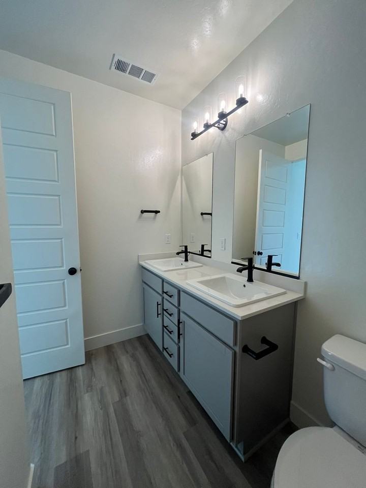 2312 N Kayenta St - Photo 6 of 25