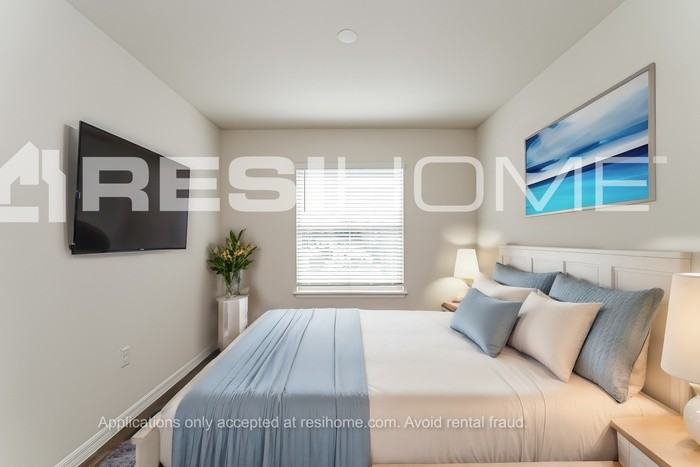 28447 Wave Crest Pl - Photo 6 of 18