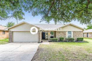 724 Kensington Ln - Photo 1 of 1