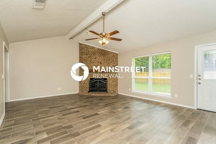 724 Kensington Ln - Photo 4 of 16