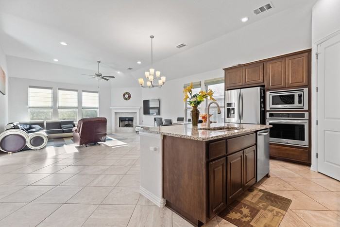 2949 Diego Dr - Photo 3 of 23
