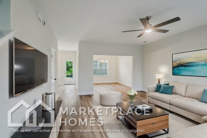 961 Grayson Ave - Photo 6 of 32