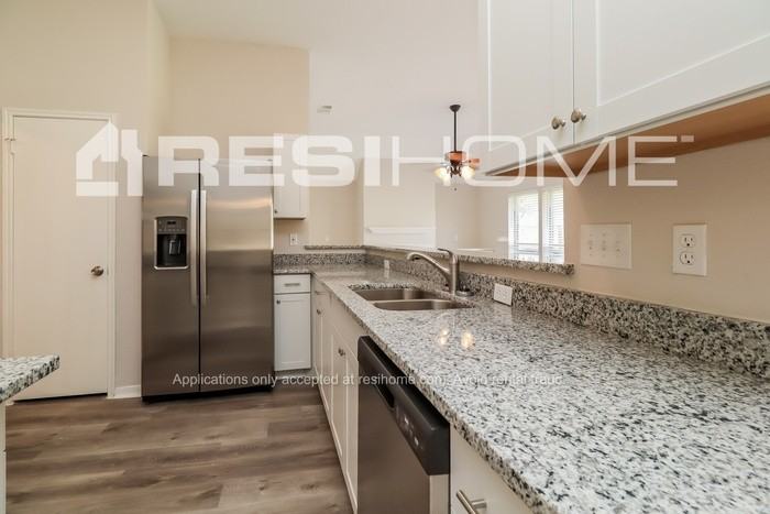 7866 Sawmill Trl - Photo 4 of 24