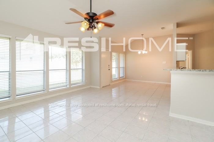 7866 Sawmill Trl - Photo 5 of 24