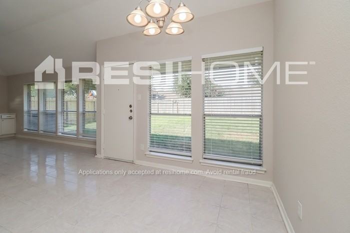 7866 Sawmill Trl - Photo 7 of 24