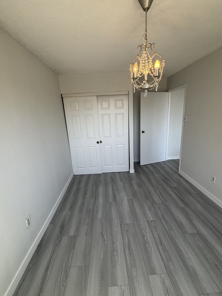 Bute St & Pendrell St #604 - Photo 5 of 13