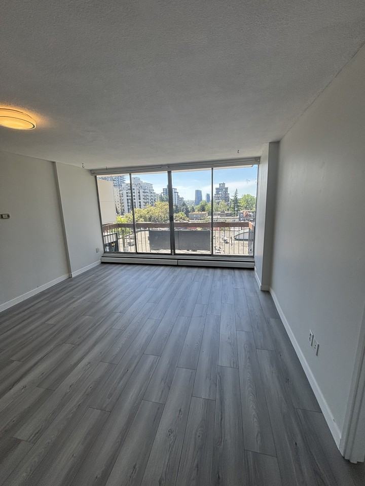 Bute St & Pendrell St #604 - Photo 2 of 13