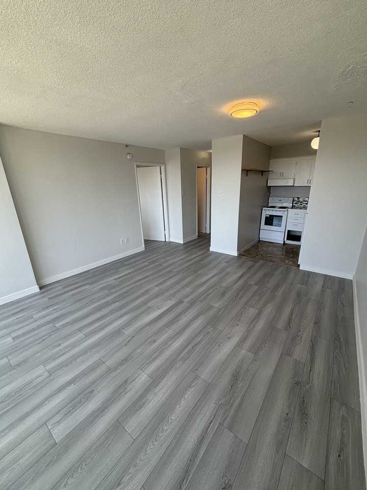 Bute St & Pendrell St #604 - Photo 3 of 13