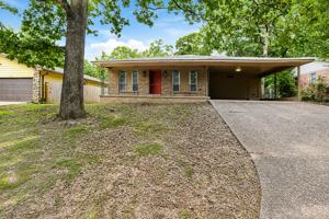 featured image of 8707 Oakhaven Dr
