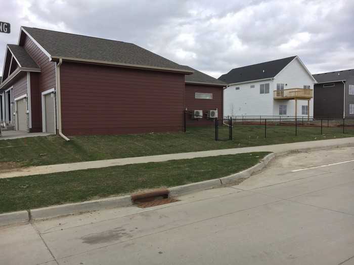 1851 Ne Little Beaver Dr - Photo 2 of 32